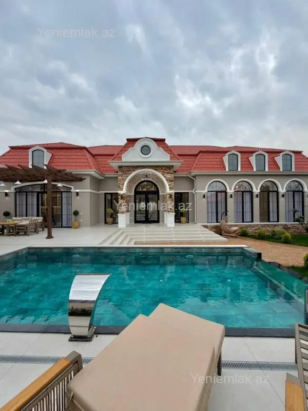 Satılır 5 otaqlı həyət evi 280 m²