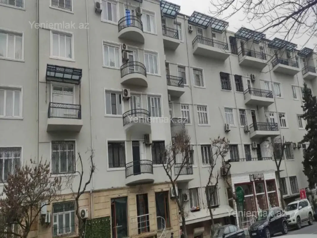 Satılır 3 otaqlı köhnə tikili 80 m²
