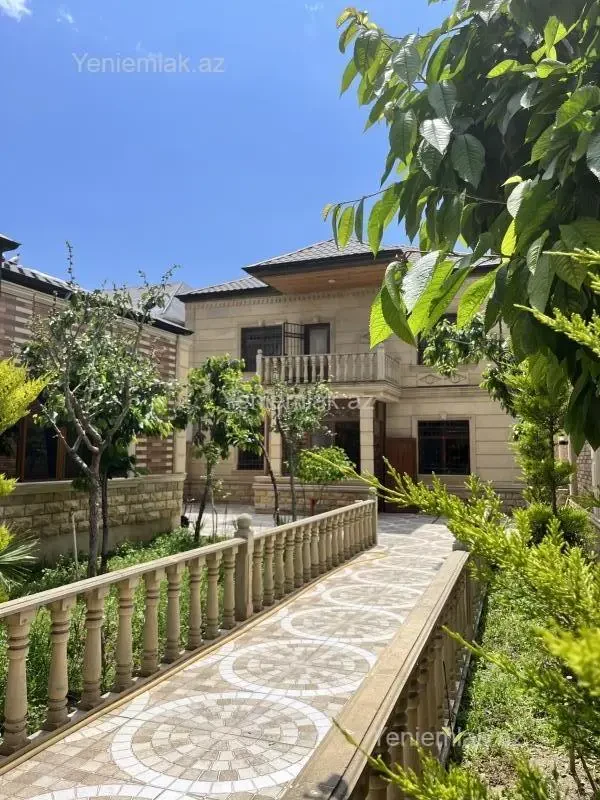 Satılır 5 otaqlı həyət evi 250 m²