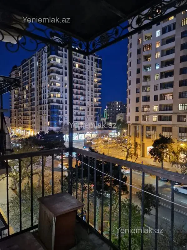 Satılır 2 otaqlı köhnə tikili 60 m²
