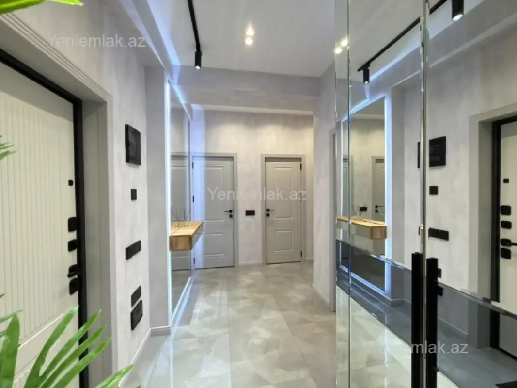 Satılır 2 otaqlı yeni tikili 82 m²