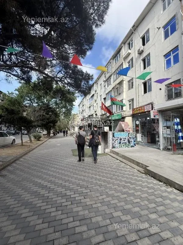 Satılır 1 otaqlı köhnə tikili 33 m²