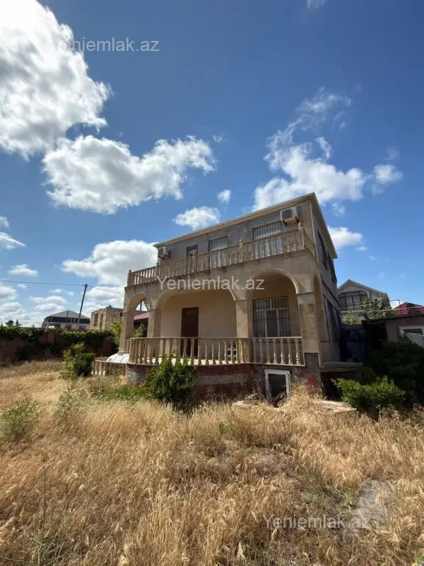 Satılır 5 otaqlı həyət evi 180 m²