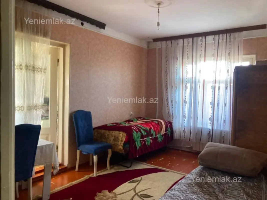 Satılır 2 otaqlı köhnə tikili 60 m²