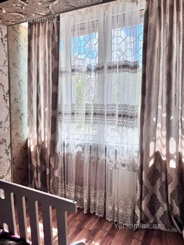 Satılır 2 otaqlı köhnə tikili 55 m²