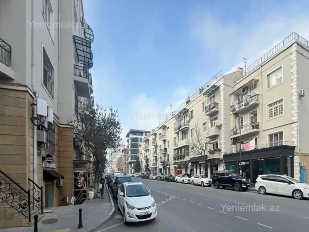 Satılır 2 otaqlı köhnə tikili 55 m²