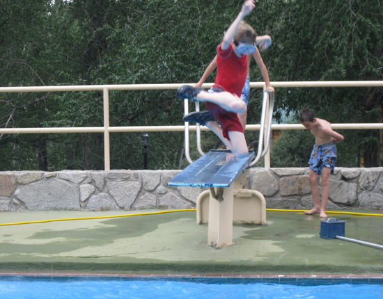 Ready for some crazy jumps and dives!
