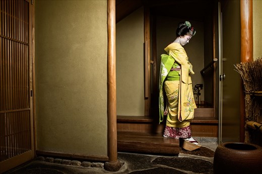 Maiko's like Geisha's are in demand and appointments must be adhered to. As soon as an allotted appointment is finished the Maiko or Geisha will escort her guests to a downstairs bar, she will ensure the room is  cleared and her guests are being looked after. Once she has ensured her guests are happy,she will say her final farewells before putting on her Geta's and quickly making her way to her next appointment. 