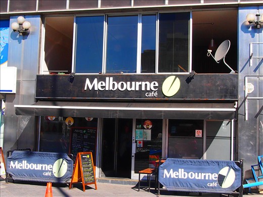 Melbourne Cafe - transplanted to other side of the Pacific!
