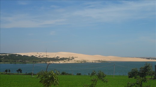 Sandunes/lake view from bikes