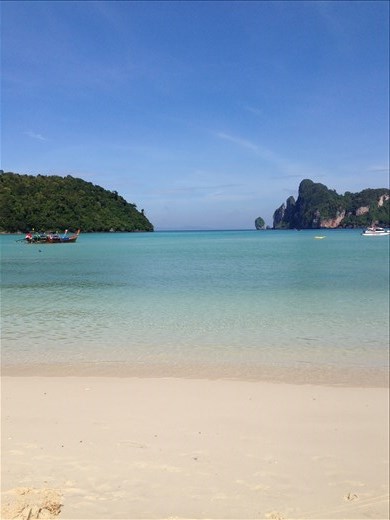 Koh Phi Phi Don beach, morning