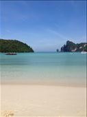 Koh Phi Phi Don beach, morning: by aceite4, Views[291]