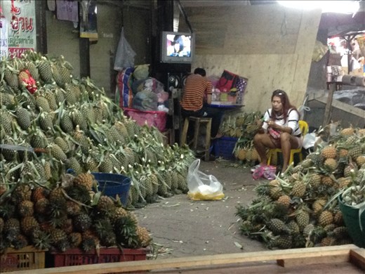 Pineapple and mango market