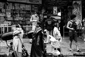 In front of Mustafa Department Store, where there are a lot of selections to be bought. From toiletries until saree. : by acrossthetemasek, Views[644]