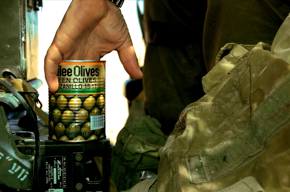 Olives, one of the 4 types of canned food on this trip is much appreciated. The pickled fruit can be snacked on the go and makes it impossible to forget that you are in the Middle East. 