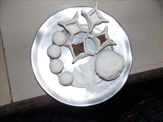 RICE FLOUR DOUGH , RAW FARAH AND SHAPE OF FARAH