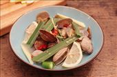 Vietnamese Clams in Lemongrass & Ginger Broth - Con Nghêu Hấp: by adukanda, Views[362]