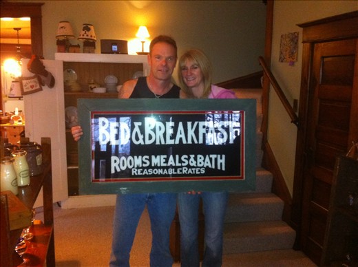 B&B sign