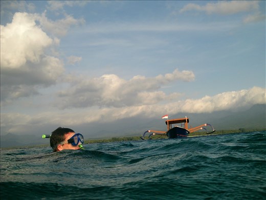 dave snorkelling at gili air