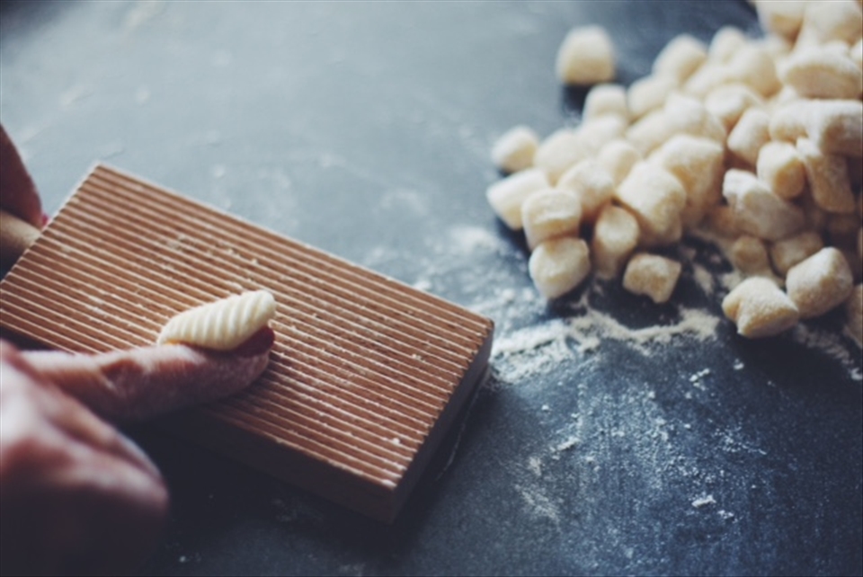 how to use the gnocchi board to create the lines and rolled gnocchi