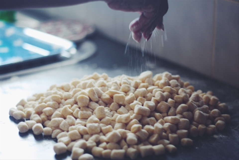 sprinkling flour on the gnocchi so they don't dry out