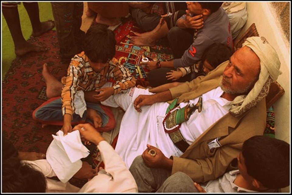 traditional ophthalmologist in the great mosque of sana'a