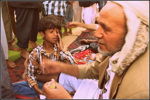traditional ophthalmologist in the great mosque of sana'a