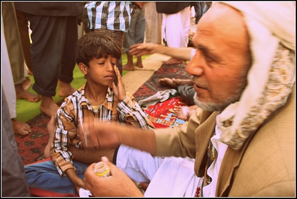 traditional ophthalmologist in the great mosque of sana'a