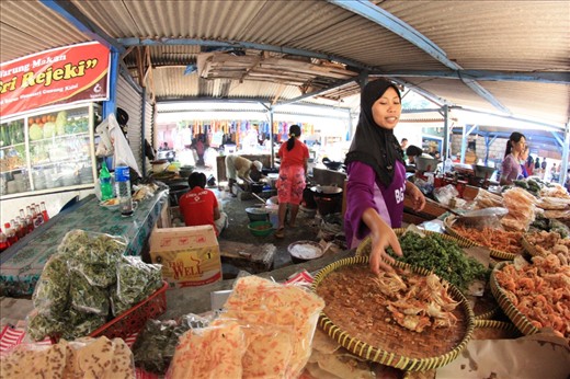 Persistence of a seafood seller at the Baron Beach.