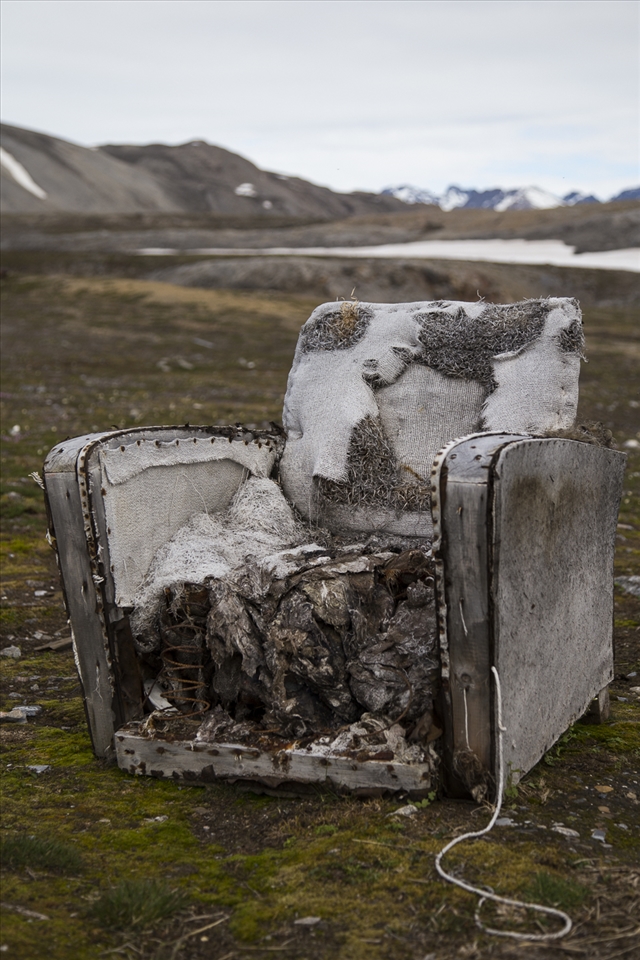 Welcome to Ny London.  Once a marble mine financed by floating it on the London stock exchange, the wilderness here left rich families bankrupt and empty handed as the arctic permafrost reduced the marble to dust once mined.  All that is left here now are remnants of machinery and a scattering of personal items over the landscape. 