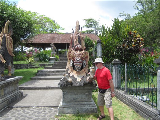 Votre hote au Palais des Eaux