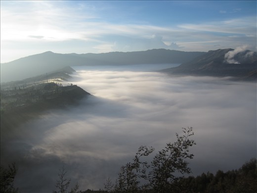 Bromo dans la brume