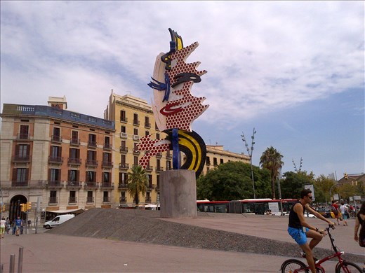 le nez ou la tête de Barcelone !!