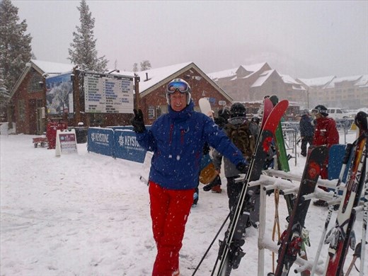 Mike attendant avant la remontée à Keystone