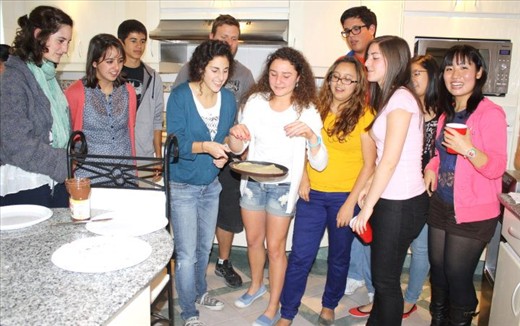 Crêpe making with the gang. 