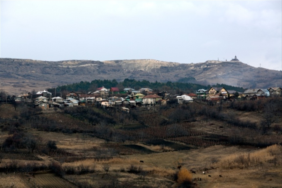 As you enter Naieni village, you can see the church  on the top of the hill Colarea at an altitude of approximately 600 meters.