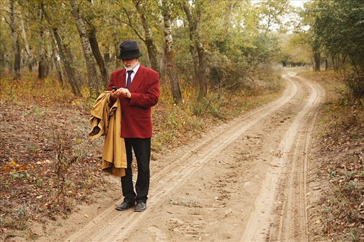 Octav Postolache walks through the woods, from Sfistofca to C.A. Rosetti, the closest village, for his morning coffee. He is a retired art teacher and a former director of cultural center, moving in 2001 from the opposite corner of the country in the small, remote and depopulated village of Sfistofca, Danube Delta. He left everything behind, bought a house and spends his time around it or organizing various activities (like chess competitions) to make his co-villagers forget about alcohol in a place where life unwinds in poverty and isolation. At 73, his latest plan is selling everything and moving to Argentine. 