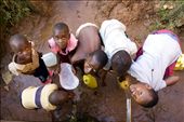 there is no water in the houses, children filling bottles of water, water pipe : by although_poverty, Views[1911]