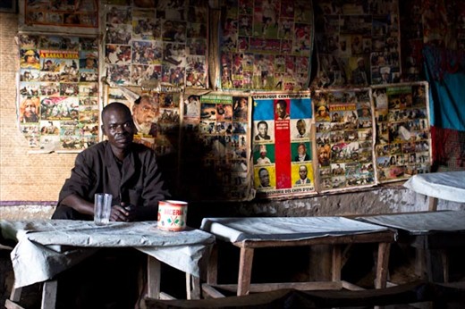 Camara in his restaurant waiting for clients. Now he is also waiting to see what the negotiations between the government and the rebels will bring. Although that is not so important. Presidents come and go. Rebel groups get formed and disassembled. His restaurant is always there.