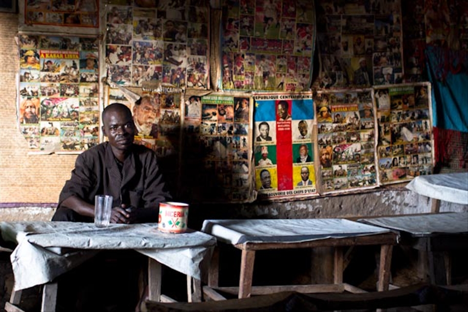 Camara in his restaurant waiting for clients. Now he is also waiting to see what the negotiations between the government and the rebels will bring. Although that is not so important. Presidents come and go. Rebel groups get formed and disassembled. His restaurant is always there.