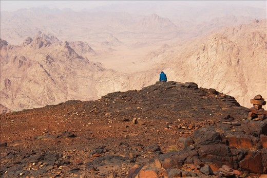 on the top of Abbas Mountain i took the photo for my friend thinking on the edge
