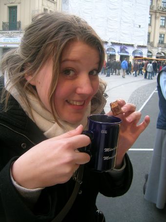 lou with rotwien _ hot red wine