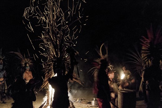 The dancers blow the seashell, known as ‘atecocolli’, asking for permission to start the dance, this is made facing the four cardinal points, the floor and sky. The sound travels and as soon as this happens, the dance starts with the sound of the ‘huehuetl’, a tubular drum made from a wooden body and skin stretched over the top.