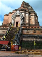 Lots of Wats : by andreagee, Views[471]