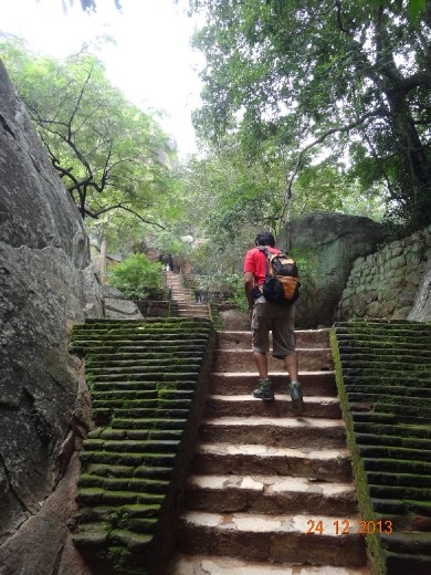 Início da subida em Sigiriya