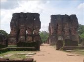 Ruinas de templo de 07 andares em Polonnaruwa: by andreamxavier, Views[333]
