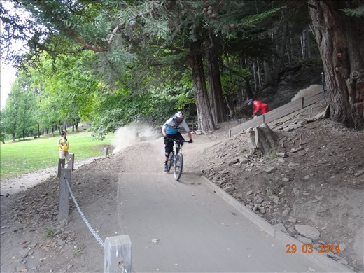 Down hill de bike de alucinar!