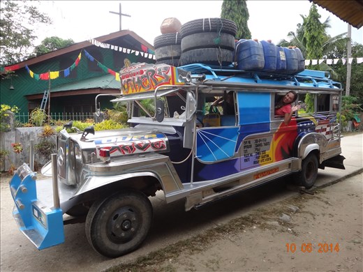 Jeepney ainda vazio
