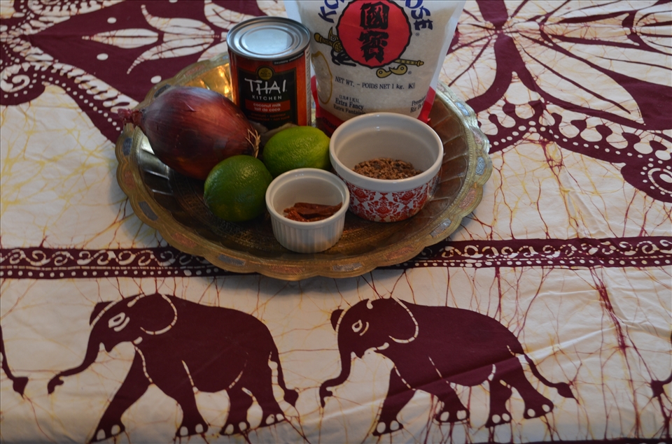 Ingredients for kiribath and lunumiris