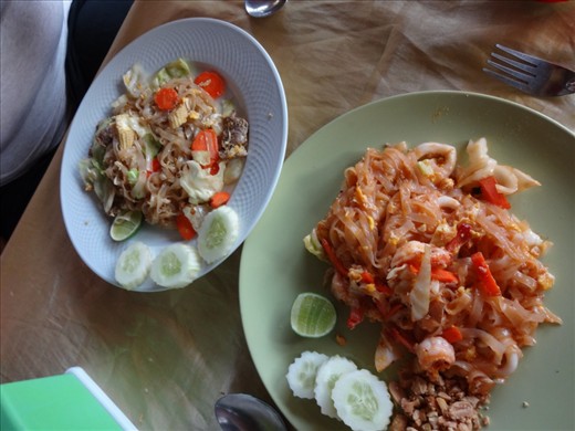 Foodies!  You want sustainable, local, organic, etc?  Come to Thailand!